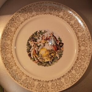 Vintage Style Cream Decorative Dinner Plate with Gold Scroll Border